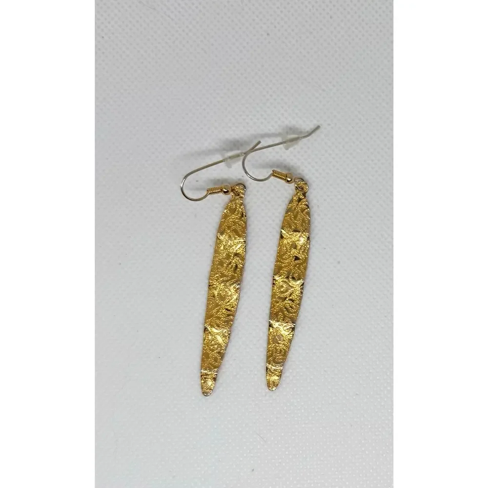 🧚🏻‍♀️ Gold Textured Dangle Earrings 3” Drop Boho Statement Lightweight